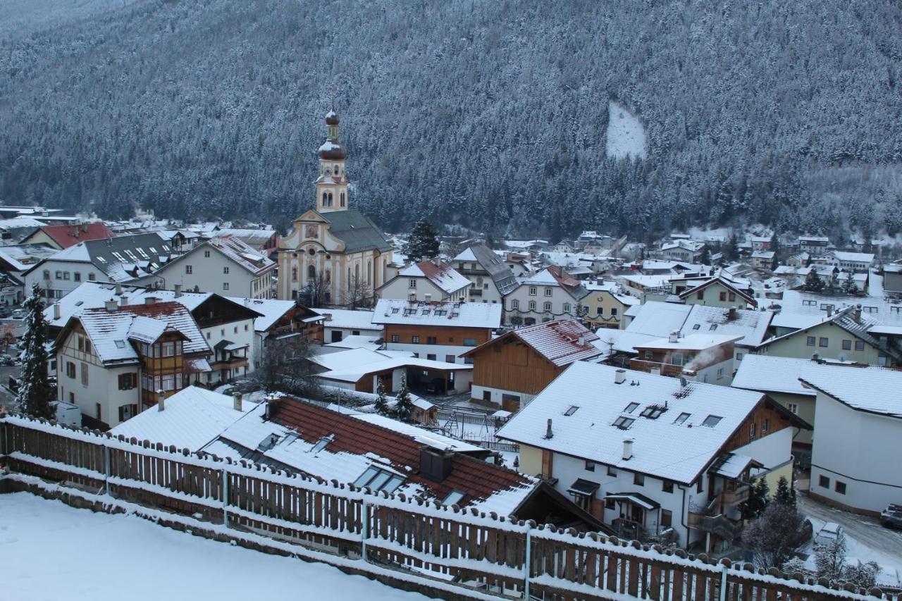 Ferienwohnung Auszeit Stubai Fulpmes Dış mekan fotoğraf